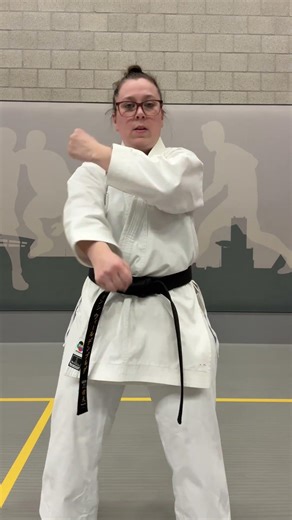 How to do the defence block Gedan barai #karate