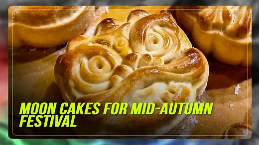 As the traditional Mid-Autumn Festival approaches, people across China are busy making creative mooncakes with local features, blending cultural symbols and characteristic flavors. The festival, celebrated annually on the 15th day of the eighth month on the Chinese calendar, falls on Oct 6 this year. As one of China’s most important traditional holidays, it is a joyous time when family members come together, appreciate the full moon and share mooncakes, a traditional pastry, to mark the harvest 