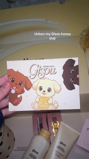 Unboxing the Gisou Honey Pup and Lip Mask