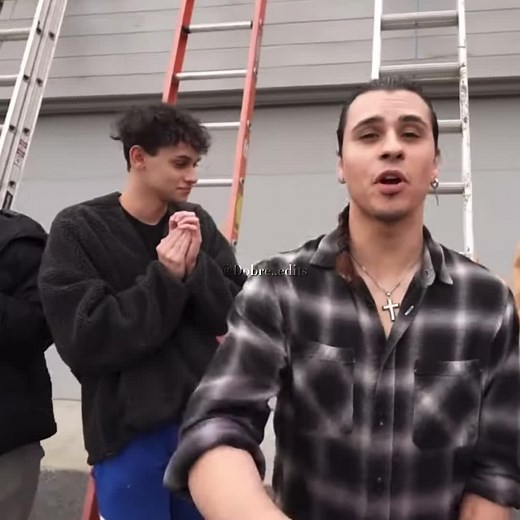 Im going to be sad when they stop doing backflips🥲Credits to @𝙤𝙫𝙡𝙮𝙨𝙛𝙭 for the overlay!! 🫶🏻❤️#dobretwins #youtube #lucasdobre #marcusdobre #dariusdobre #cyrusdobre #dobrebrothers #dobreedits #michellekopetman #ivanitaalomeli #brendaesperanca #steveperez #laviedeeric #christiandurante #fyp #foryoupage #strangerthings #outerbanks #fearstreet #trending