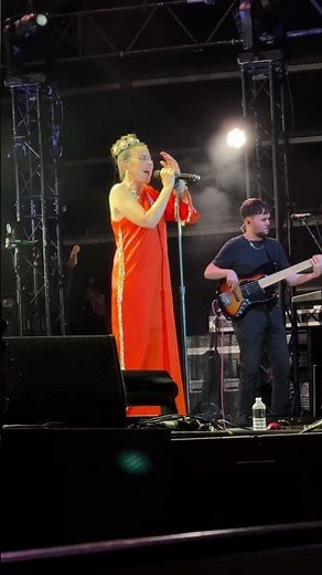 Tina Arena performs Show Me Heaven live first time in 30 years Sydney Opera House 2024 #tinaarena