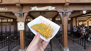 Friar's Nook Introduces Novel Mac & Cheese Hand Pie at Magic Kingdom | Chip and Company