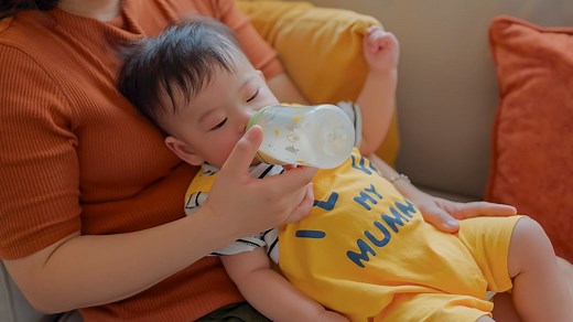 Intolérance au lactose chez le bébé : symptômes et traitements.