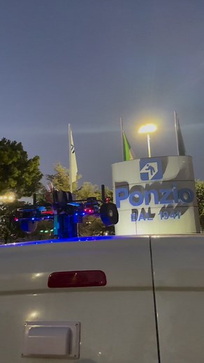 UFO IO con braccio robotico, dissuasori acustici, laser ed ultrasuoni …. 🛸🦅 #birdcontrol #flyboost #moderntechnology #engignering #newproject #falcong #italy #pestcontrol www.flyboost.it | Falcong