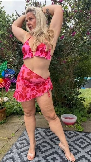 Vol.179 💋 Cougar Chic Over 40 🔥 5 Looks – Must-See! #Elegantlook #Over40 #Shorts
