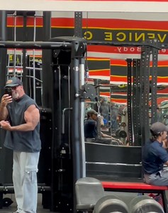 I did 50 Reps Sets and Flexed in between Sets 🤪 The Burn 🔥 and the Pump is Amazing 🤩 Feeling 👍💪👊 | Rick Valente