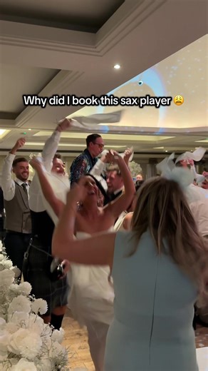 Unforgettable Wedding Moments with Live Saxophone