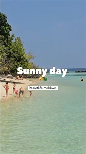 Bright sun, blue water, and endless fun! ☀️🌴This is how we enjoy our worklife in the Maldives