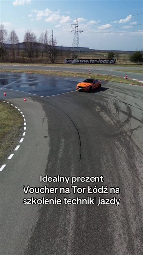 Idealny prezent - voucher na Tor Łódź na szkolenie techniki jazdy #prezent #voucher