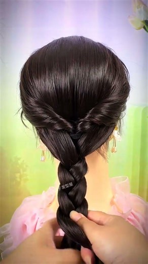 Easy & Stylish Low-Profile Hair Braids for Dragon Boat Festival