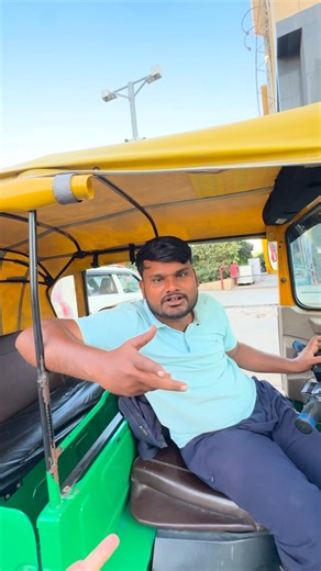 Kuldeep Swami on Instagram: "Is 15 tarik ko milte h govind dev ji 🤗 Mangla arti me morning 5 baje Radhe Radhe 🙏🏻 . . #kuldeepfamily #jaipurkaclicker #reels #trendingreels #foryou #explorepage #fyp #instagram #vairal #photoshoot #photography"