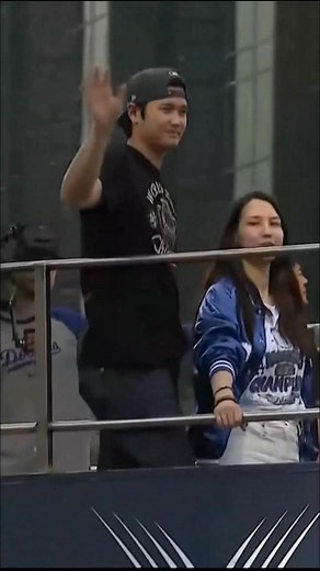 #ShoheiOhtani and the rest of the Los Angeles #Dodgers celebrated their second straight #WorldSeries championship with a downtown parade and stadium rally Monday after becoming the first team in 25 years to win back-to-back titles. World Series #MVP #YoshinobuYamamoto wore a black T-shirt with World Series champions on the front. The team's third Japanese player, rookie pitcher Roki Sasaki, celebrated his 24th birthday Monday. #MLB | CGTN Sports Scene