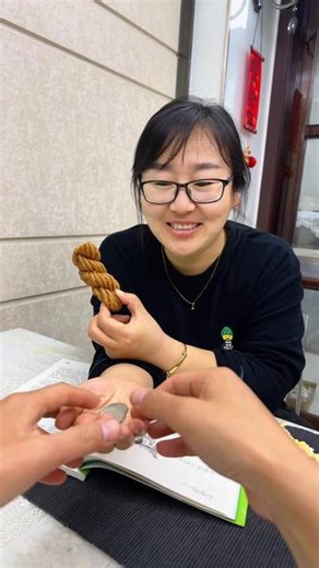 教你用四个硬币变魔术 #生活小魔术每天学一招 #魔术揭秘 #魔术教学简单 #创作者中心 #创作灵感