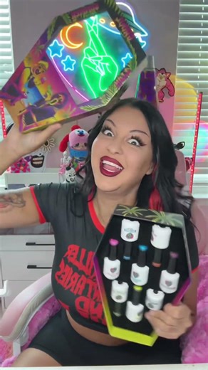 ⚠️Would YOU wear these insane SpongeBob nails?! 🤪👀😱💅🏻 ..