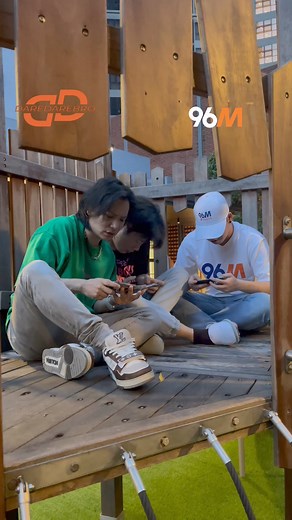 44K views · 613 reactions | #搞笑视频 玩到一半地震 #ciko #王者荣耀 #敢敢哥daredarebro | 敢敢哥daredarebro | Facebook