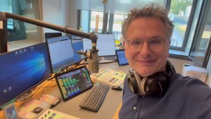 3.1K views · 103 reactions | Werdet Teil unseres Praktikanten-Duos bei SR 3! Beim SR-weiten Programm-Macher-Tag am 12. Oktober! Hier könnt ihr euch bewerben: https://www.sr.de/sr/sr3/sr_3_aktionen/die_programm_macher_ein_tag_bei_sr3_2023_100.html | SR 3 Saarlandwelle | Facebook