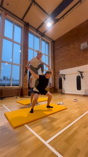 150 reactions · 6 comments | Seisame kui üks — valguse ja varju...