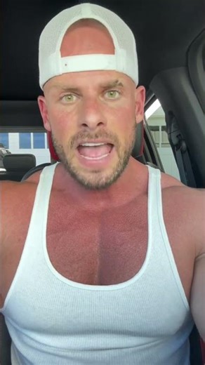 BODYBUILDER FORGETS THE GOLDEN RULE