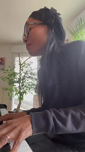 5.3K views · 302 reactions | PAINTED DESERT ✨ Certainement ma chanson préférée Pat Benatar. Il est certain pour moi qu’elle a une technique de chant lyric. Magnifique cette chanson. Bon week-end à tous ❤️ | Laura Mayne de Native | Facebook