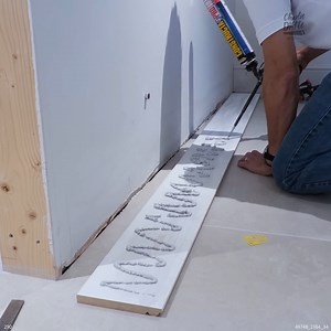 Installing Skirtings and Architraves with Foam Adhesive | Charlie DIYte