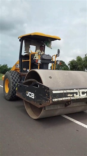 How Can a 20-Ton Road Roller Press Like 60 Tons?