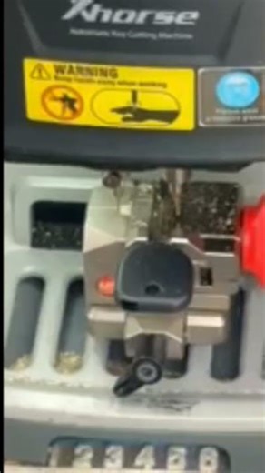 #locksmith #keycutting #machine #video