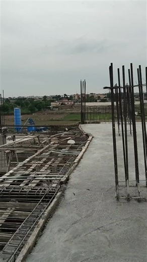 The 5th floor slab is done allhamdulilha