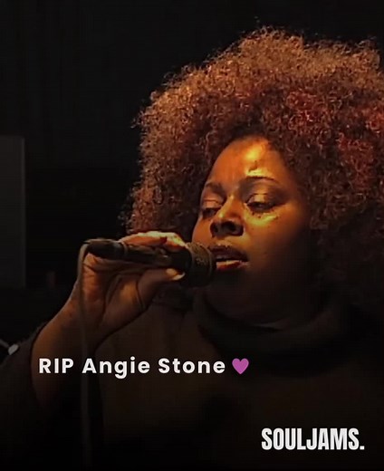 Angie Stone Live Performance of Holding Back the Years
