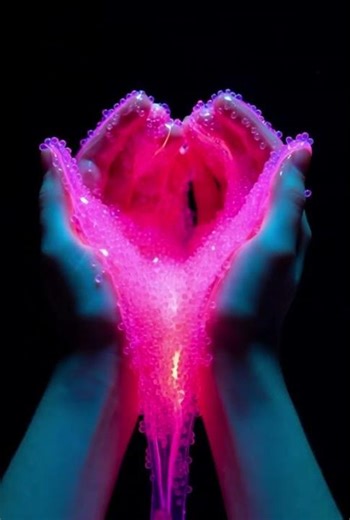 Hypnotic ASMR: Neon Slime Stretching Into Color-Shifting Glow 4K
