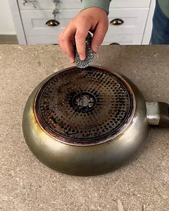 Correct way to deep clean pan bottoms | Genius Club