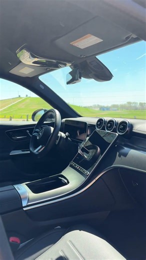 2025 Mercedes-Benz GLC 300 | Mercedes-Benz Saskatoon