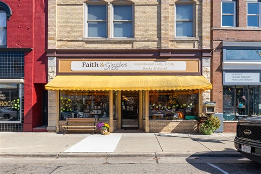 42 N Main St, Hartford, WI 53027 - Retail for Sale | LoopNet