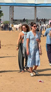 Pushkar Fair 2025 😍 kalbeliya girl Vs videshi mehaman 🥹 #shorts #shortsfeed #india #viral #viralvideo #culture #rajasthan #mela #pushkarmela #pushkar | Rakesh Bharti Vlogs