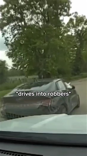 Police Amazingly Stop Pro Robbers.