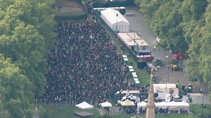 Queue for Lying in State stretches nearly five miles