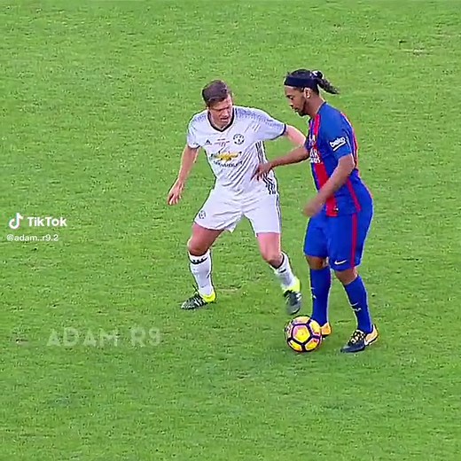 Las Mejores Habilidades de Ronaldinho: Dribbling y Regate