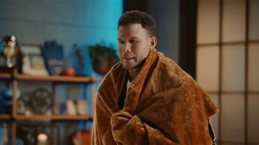 AT&T Inc. TV Spot, 'March Madness: Guarantee Guys: Dark Horse' Featuring Blake Griffin
