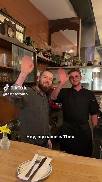 Brunch with a little nostalgia 🍳 Daisy May’s just opened on Bathurst and it’s already one of those spots that feels like home — cozy, comforting, and full of the kind of dishes you never get tired of. Named after the owner’s grandma, it’s brunch done with heart (and really good cocktails).