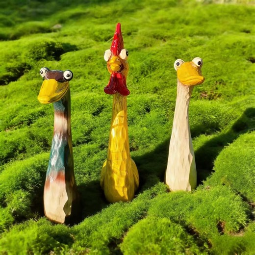 Screaming Chicken Duck Goose Resin Statue , Hand-Painted Funny Garden Decor ,Whimsical Outdoor Yard Art Animal Sculpture  ,Choose Your Style