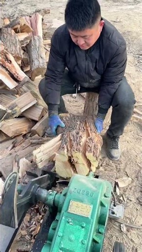 FirewoodChoppingTool #FirewoodChopper #Firewood #HydraulicFireChopper @KuaishouHotTopics