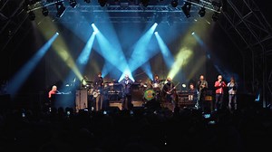 36K views · 1.8K reactions | Live from his Royal Hospital Chelsea show... Suggs joins Weller for the first-ever live performance of Ooh Do U Fink U R! Full video is on Paul's YouTube now https://suggs.lnk.to/ODUFURLiveChelseaFA | Paul Weller | Facebook