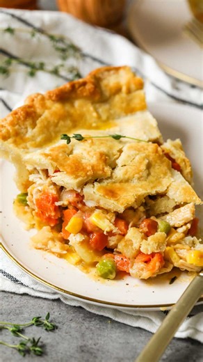 7.4K views · 198 reactions | RECIPE: https://sugarspunrun.com/classic-chicken-pot-pie/ My classic chicken pot pie has a creamy, veggie-packed filling. Make it entirely from-scratch, or keep it easy with premade crust and rotisserie chicken. | Sugar Spun Run | Facebook