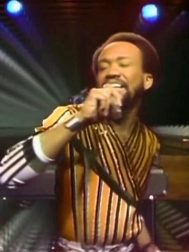 FUNKY GROOVY OLD SCHOOL #funk #oldschool #earthwindfire #disco