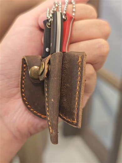 Thought we only sell mini knife keychains? Plot twist—we actually make serious Japanese kitchen knives. This 11” Yanagiba is built for sushi, sashimi, and smooth cuts. Mini knife approved for unboxing #kitchenknives #cheflife🔪 #MiniKnife #KnifeTok #ChefTools #JapaneseKnife #VG10 #sushilover