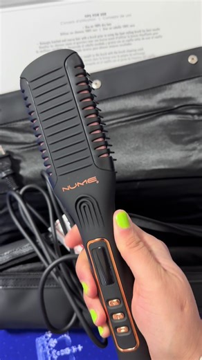 My review on NuMe Hair Styling Brush ✨ Tried this for the first time today and I’m honestly impressed. The brush glides through my hair so smoothly without tugging or pulling, and styling felt quick and effortless. It gave my hair a polished, put-together look while still feeling gentle. My hair looked smoother with less frizz, and the grip made it easy to control while styling. First impression = totally worth it, and I can already tell this one’s going to be a regular in my routine ✨ @NumeHair