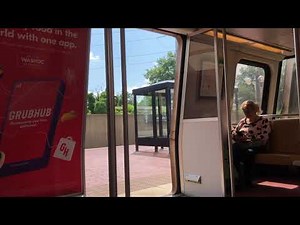 WMATA 2000 Series Metrorail Doors Opening