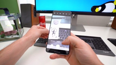 Making a razor-sharp metal Joker card: DIY craftsmanship & epic test!