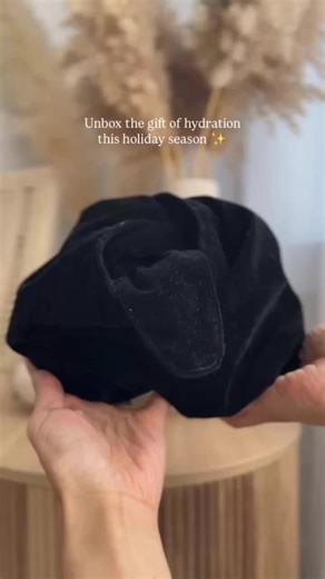 It's hydration and a natural glow, all in one simplified set. If you've been thinking about investing in skincare, start with the basics. Our simplified ritual is formulated to meet your skin at any stage of life with thoughtful formulations and active ingredients to penetrate beneath your skin's layers and target long term skin health. It's not skincare for now, it's skincare for life. 🌀 | Collage Beauty