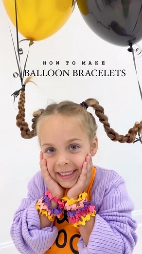 👻🧡We’ve got a T R I C K for you! Use a 260 and some monofilament to create balloon bracelets! They make the perfect T R E A T for parties events! . #trickortreat #balloondecor #balloondesign #partyfavors #halloweendecor #burtonandburton | burton BURTON