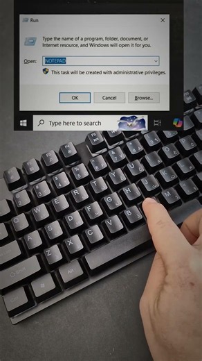 Open Notepad Using Win + R ⚡ | Windows Run Command Trick #computertips #keyboard #windows #asmr #pc